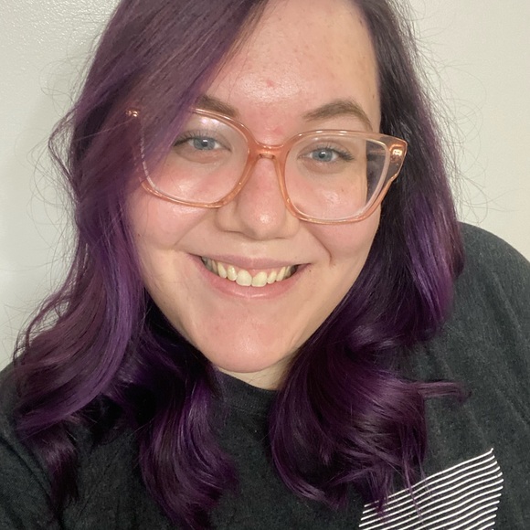 Meet your Posher, Corrine - Picture 2 of 2